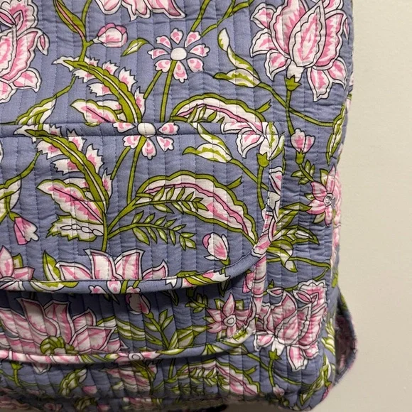 Erin Made Emma Quilted backpack🌸 - Picture 4 of 10